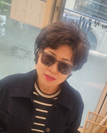 Hyeyoung Lee